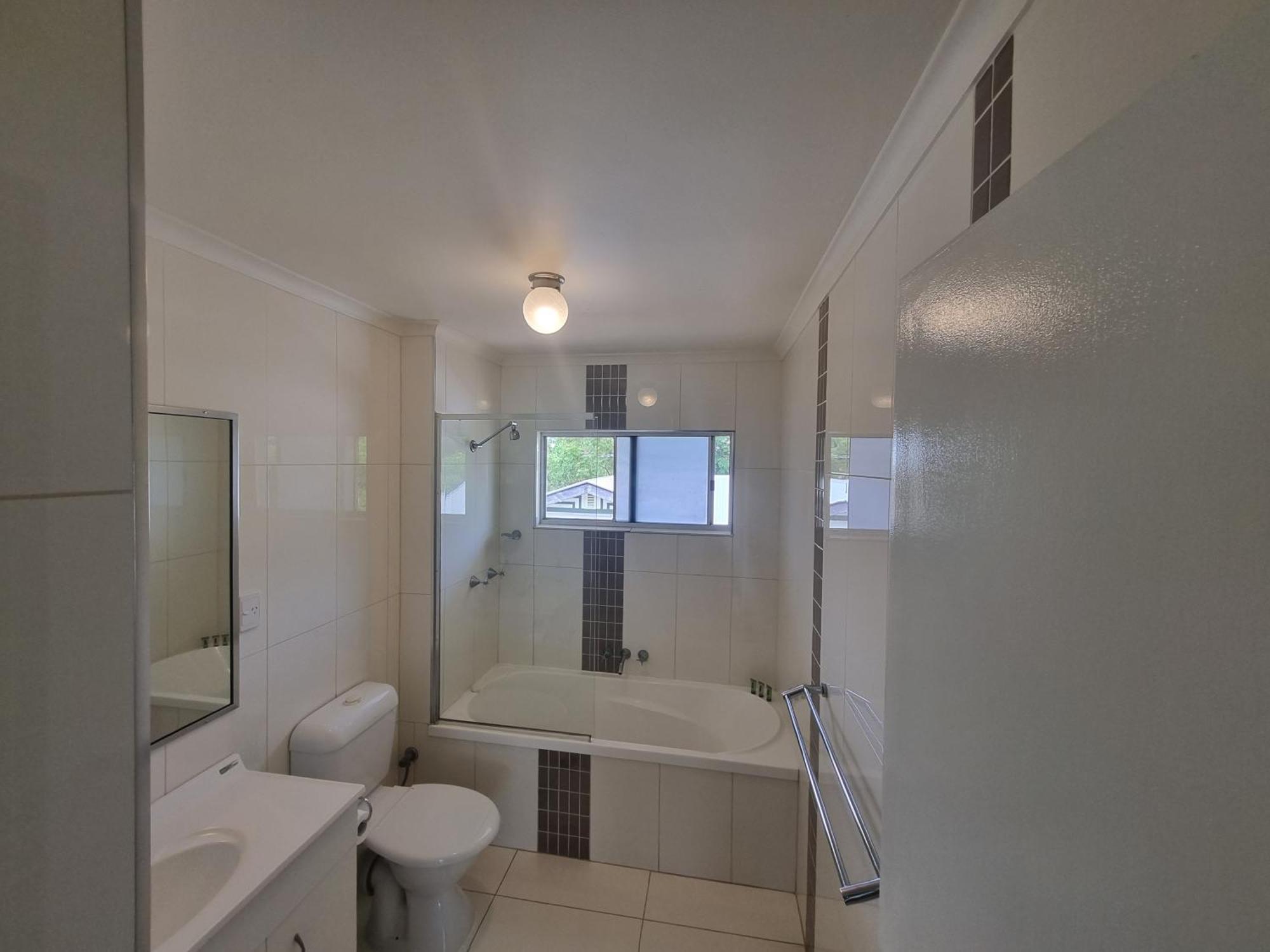Residential Two-bedroom Unit On The Strand, Self-check In, Wi-fi Apartment Townsville
