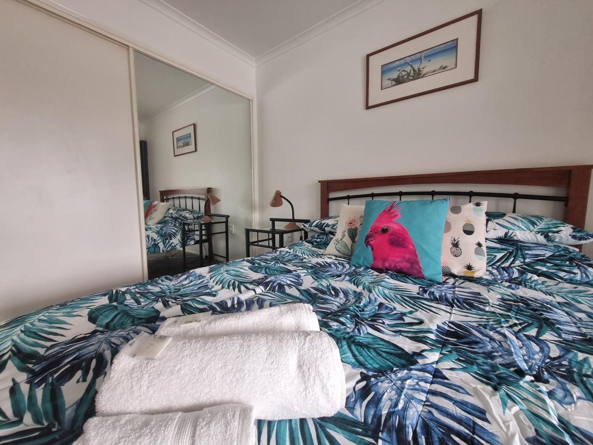 Residential Two-bedroom Unit On The Strand, Self-check In, Wi-fi